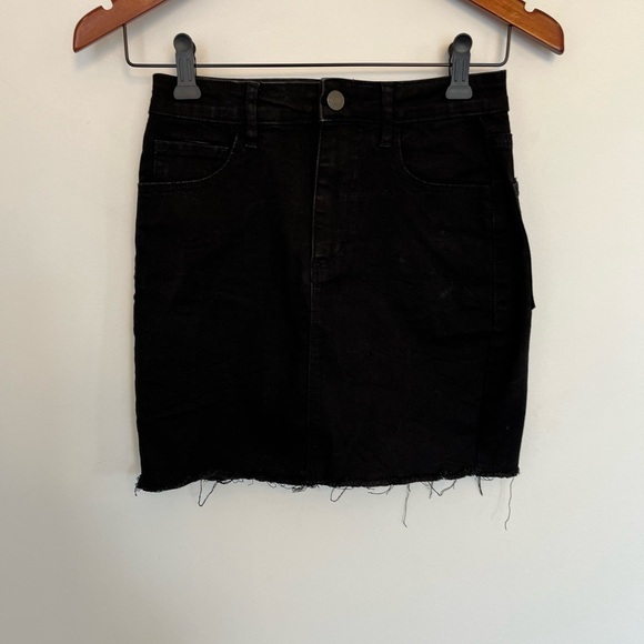 5/20$ Garage Classic Black Denim mini Skirt size XS - Picture 3 of 4